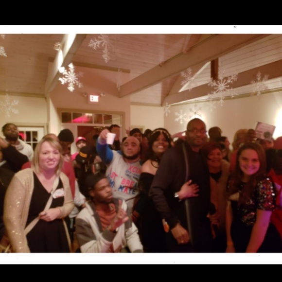 🍷🎉 POSH N SIP LANCASTER, PA FEB 2, 2019🎉🍷 - Picture 3 of 7